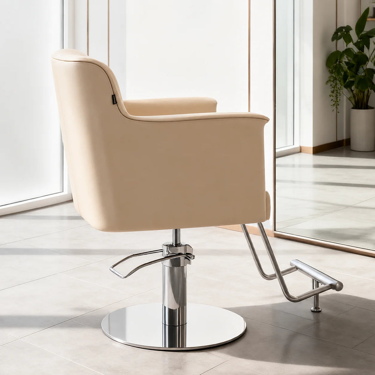 Hairdresser Salon Chair with Upholstered Bucket Seat