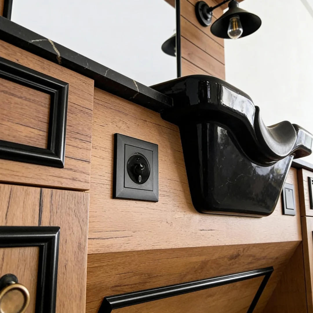 Wooden Barber Shampoo Cabinet with Mirror, Lamp and Basin