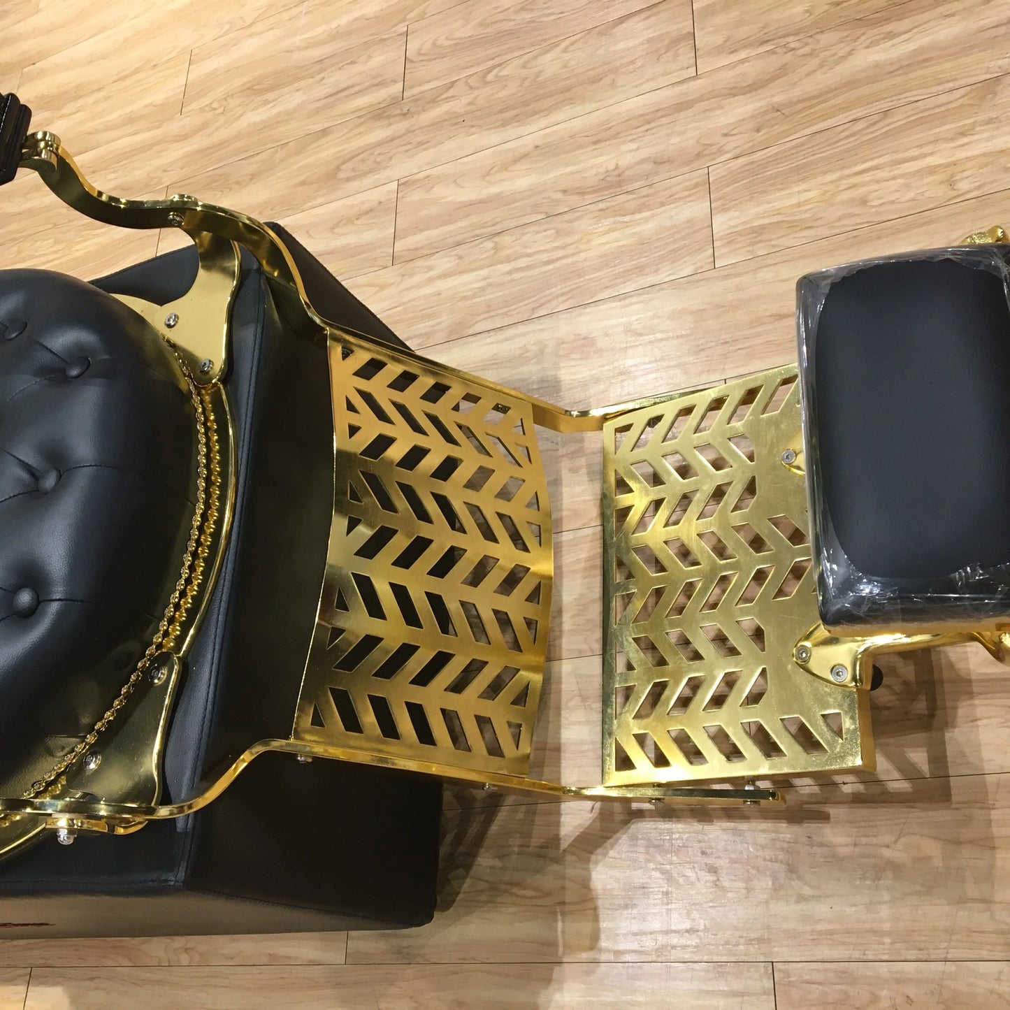 Luxury Gold Reclining Shampoo Station